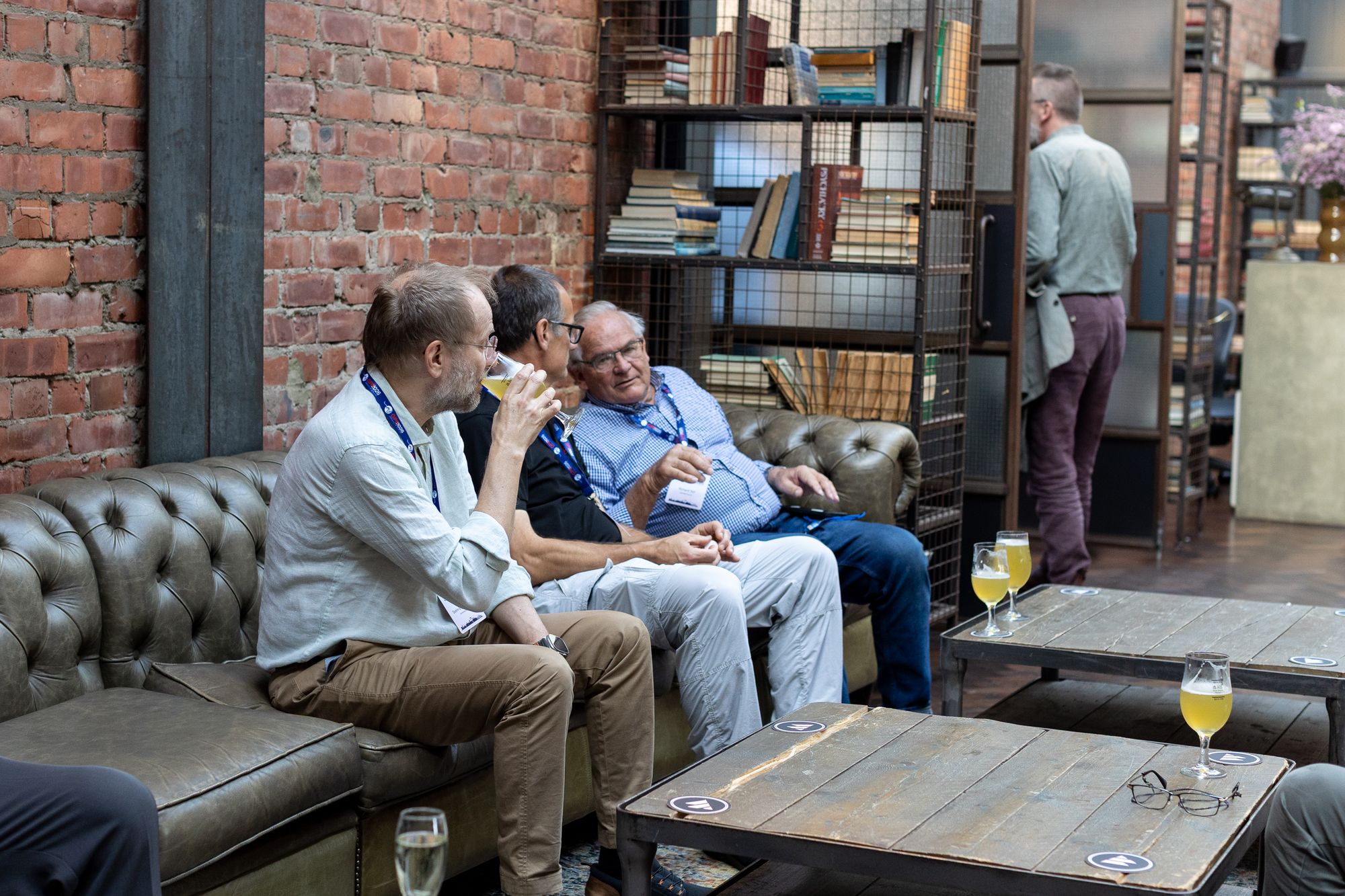 A relaxed conversation in the lounge at the evening social